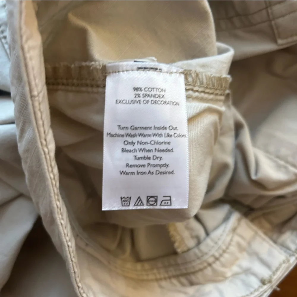 Eddie Bauer Women’s Tan Cropped Capri Cargo Pants Size 6